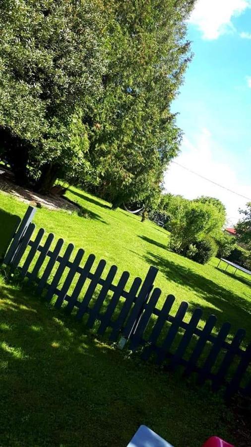 Chez Gladys Et Ses Enfants Hotell Lain Exteriör bild
