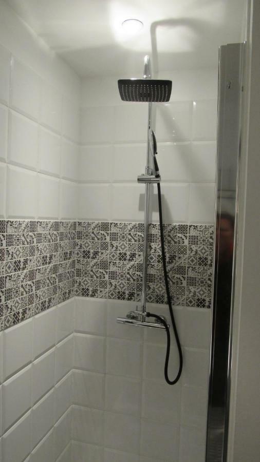 Chez Gladys Et Ses Enfants Hotell Lain Exteriör bild